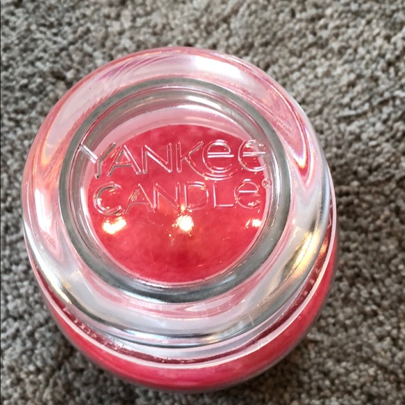 NWT Yankee Candle 14.5 Ounce Medium Candle - Picture 5 of 5
